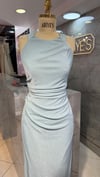 HALTER YAKA SİMLİ KUMAŞ YIRTMAÇLI
