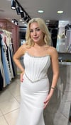 KORSELİ YAKA VE BELİ TAŞLI KREP