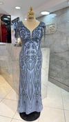 OMUZLARI VATKALI VE BONCUK SARKITLI PAYETLİ BALIK BÜYÜK BEDEN