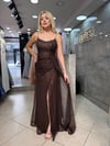 ÜST BEDEN İŞLEMELİ ETEĞİ DANTEL ELBİSE
