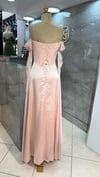 UZUN KOLLU DANTELLİ ARKASI KUYRUKLU ELBİSE