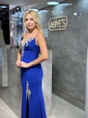 YAKASI VE YIRTMACI TAŞLI KREP  ELBİSE