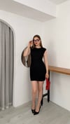 Sıfır Kol Kabartmalı Desenli Astarlı Mini Elbise