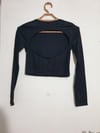 Sırtı Açık Parlak Kumaş Uzun Kol Crop Bluz