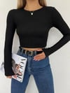 Sırtı Açık Parlak Kumaş Uzun Kol Crop Bluz