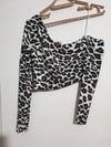 Tek Omzu Açık Uzun Kol Leopar Crop Bluz
