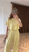     Pelerinli Modal Kumaş Salaş Takım – Limon Sarısı