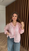 Çiçek Desenli Tensel Pembe Gömlek