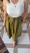Olive Kemer Detaylı Maxi Elbise
