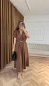 Saten Broş Kemerli Elbise-Kahve