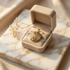 Desenli Yuvarlak Kolye Ucu, Zirkon- 14K Altın Rengi Kaplama, 1,6 cm