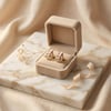 Kırmızı Beyaz Kurdele Desenli Küpe - 14k Altın Rengi Kaplama, 1,8 cm