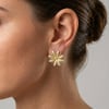 Kristal Kalpli Zirkon Taşlı Papatya Küpe - 925 Ayar Gümüş Çivili - 14k Altın Kaplama - 24 mm