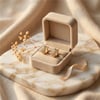 Labirent Desenli Taş Detaylı Halka Küpe - 14k Altın Rengi Kaplama, 1,5 cm