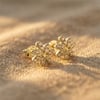 Lotus Yaprak Desenli Taş Detaylı Küpe - 14k Altın Rengi Kaplama, 1 cm