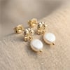 Yuvarlak İnci Sallantılı Yaprak Desenli Küpe 14K Altın Rengi Kaplama, 2 cm