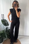 Dik yaka, kolsuz takım