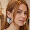 Esnaf Özel: Kararmaz Çelik Yaprak Detaylı ve Siyah Oniks Taşlı Butik Küpe Modeli