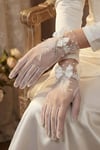 Puantiyeli Tül Fiyonklu İncili Taş Sarkıtlı Nikah Gelin Eldiveni ve Düğün Aksesuarı