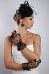 Siyah Kısa Kalpli Fiyonklu Gelin Eldiveni Düğün Nikah Aksesuarı Fascinator Şapka Seti