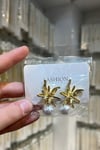 Toptan 316L Çelik İncili Çiçek Model Kadın Küpe (Kararmaz Gold)