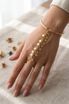 Toptan Sallantılı Yıldız Figürlü Gold Şahmeran Bileklik
