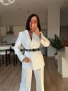 Beyaz Çift Kemerli Blazer Takım