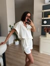 Beyaz Üstü Fermuarlı Şortlu Modal Takım