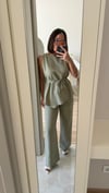 Haki Keten Asimetrik Kesim Bluz Pantolon Takım