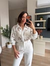 Marka Model Beyaz Güpür Gömlek