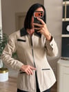 Marka Model Krem Deri Detay Belden Oturtmalı Blazer Ceket