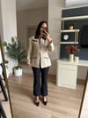 Marka Model Krem Deri Detay Belden Oturtmalı Blazer Ceket