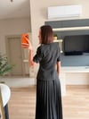 Siyah Kısa Kollu Blazer Pileli Etek Takım