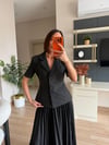 Siyah Kısa Kollu Blazer Pileli Etek Takım