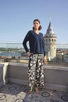 Arias Closet Yaprak Desenli Uzun Kollu V Yaka Pijama Takımı