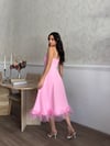 Kadın Eteği Tül Detaylı Askılı Midi Boy Abiye Premium Elbise PEMBE