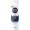 Nivea Men Hassas Tıraş Jeli - Alkolsüz, Papatya ve E Vitamini ile Zenginleştirilmiş, 200 ml, Ultra Glide Teknolojisi ile Yakın ve Konforlu Tıraş