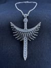 kanat-ve-kilicli-tasli-kolye--92ce-.jpg