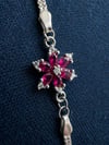 koyu-pembe-renk-tasli-cicek-bileklik--03f8-.jpg