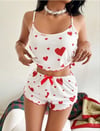 Arias Closet Beyaz Üstüne Kırmızı Kalp Desenli İnce Askılı Şortlu Pijama Takımı