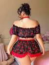 Arias Closet Büyük Beden Siyah Üstüne Gül Desenli Fantezi Etekli Büstiyer Takımı