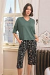 Arias Closet Çiçek ve Yaprak Desenli V Yaka Büyük Beden Kapri Takımı