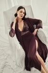 Arias Closet Göğüs ve Sırt Dekolteli Dantelli Sabahlık Takımı