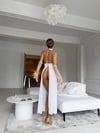Arias Closet Özel Tasarım Beyaz Dantel İşlemeli Göğüs Detaylı Yırtmaçlı Fantezi Gecelik