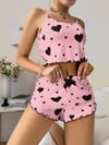 Arias Closet Pamuklu Pembe Üstüne Siyah Kalp Desenli Askılı Fitilli Şortlu Pijama Takımı