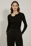Kadın Siyah Pamuklu Kaşkorse Zincir Detaylı Pencere Yaka Cut Out Slim Fit Esnek Bluz