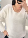 Kayık Yaka Yumuşak Dokulu Triko Kazak