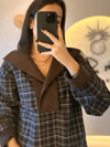 Yakası Süet Detaylı Alttan Büzgülü Ekoseli Sweatshirt