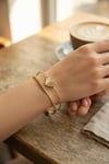 Gold Renk Kalp Model Zirkon Taşlı Kadın Bileklik