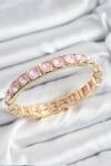 Pirinç Pembe Zirkon Taşlı Kare Model Gold Renk Lastikli Kadın Bileklik